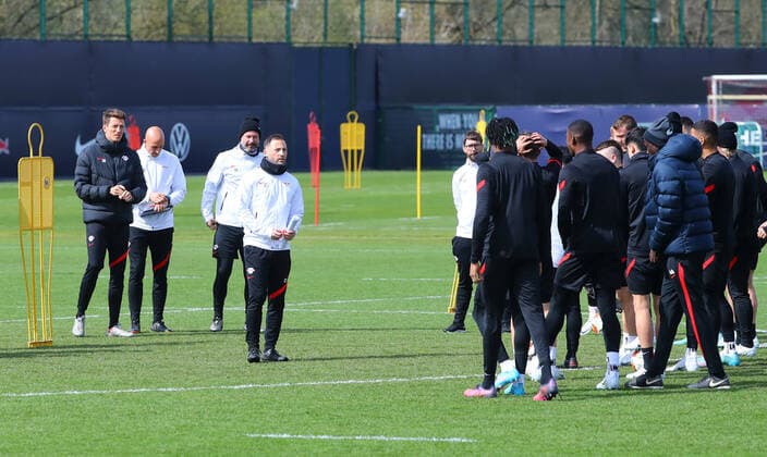 Europa League RB Leipzig training 06 04 2022 Leipzig, 06 04 2022, RBL training center, Europa League , RB Leipzig final training the day before RBL v Atalanta Bergamo , In picture coach Domenico Tedesco 3 v l , RB Leipzig , team , Picture Point