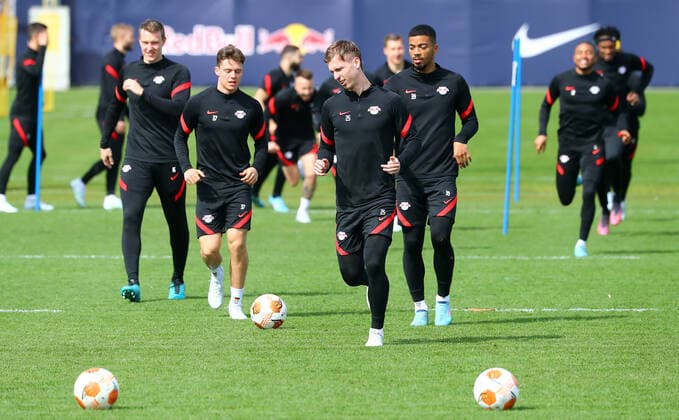 Europa League RB Leipzig training 06 04 2022 Leipzig, 06 04 2022, RBL training center, Europa League , RB Leipzig final training on the eve of RBL v Atalanta Bergamo , In the picture from l Lukas Klostermann, Lars Sidney Raebiger Raebiger, Dani Olmo and Benjamin Henrichs all RB Leipzig , Picture Point