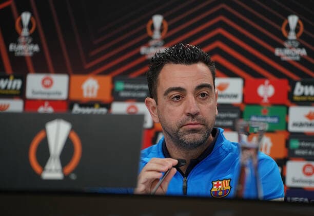 06 04 2022, xsltx, football UEFA Europa League, FC Barcelona training and press conference emspor, v l Xavi Xavier Hernandez Creus coach Head Coach FC Barcelona DFL DFB REGULATIONS PROHIBIT ANY USE OF PHOTOGRAPHS as IMAGE SEQUENCES and or QUASI VIDEO Frankfurt am Main