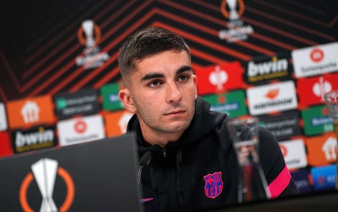 06 04 2022, xsltx, football UEFA Europa League, FC Barcelona training and press conference emspor, v l Ferran Torres FC Barcelona DFL DFB REGULATIONS PROHIBIT ANY USE OF PHOTOGRAPHS as IMAGE SEQUENCES and or QUASI VIDEO Frankfurt am Main