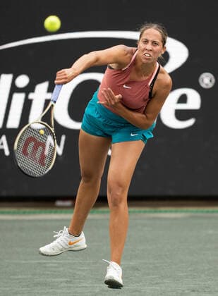 April 6, 2022: Madison Keys defeated Ulrikke Eikeri 6-3, 6-1, at the CreditOne Charleston Open being played at Family Circle Tennis Center in Charleston, South Carolina USA Tennisclix CSM Charleston USA - ZUMAc04_ 20220406_zaf_c04_008 Copyright: xLesliexBillmanx
