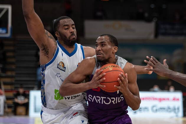 BG Göttingen Fraport Skyliners 06 04 2022, Basketball Bundesliga, season 2021 2022, 17 matchday, BG Göttingen Fraport Skyliners Göttingens Jeremiah Martin on the ball Göttingen Lower Saxony Germany