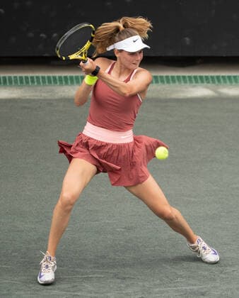 April 6, 2022: Katarina Zavatska (UKR) loses to Karolina Pliskova (CZE), 5-7, 7-5, 6-4 at the CreditOne Charleston Open being played at Family Circle Tennis Center in Charleston, South Carolina, {country,} Tennisclix CSM Charleston USA - ZUMAc04_ 20220406_zaf_c04_026 Copyright: xLesliexBillmanx