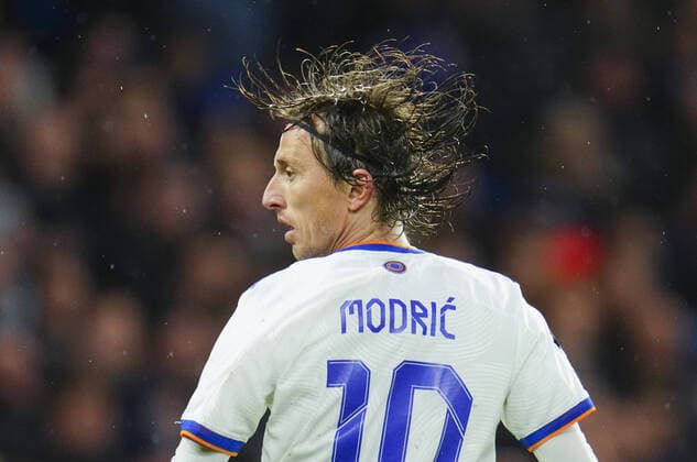 Sport Bilder des Tages Mandatory Credit: Photo by Javier Garcia Shutterstock (12883334f) Luka Modric of Real Madrid Chelsea v Real Madrid, UEFA Champions League, Quarter Final, First Leg, Football, Stamford Bridge, London, UK - 06 Apr 2022 EDITORIAL USE ONLY No use with unauthorised audio, video, data, fixture lists, club league logos or live services. Online in-match use limited to 120 images, no video emulation. No use in betting, games or single club league player publications. Chelsea v Real Madrid, UEFA Champions League, Quarter Final, First Leg, Football, Stamford Bridge, London, UK - 06 Apr 2022 EDITORIAL USE ONLY No use with unauthorised audio, video, data, fixture lists, club league logos or live services. Online in-match use limited to 120 images, no video emulation. No use in betting, games or single club league player publications.  Copyright: xJavierxGarcia Shutterstockx 12883334f