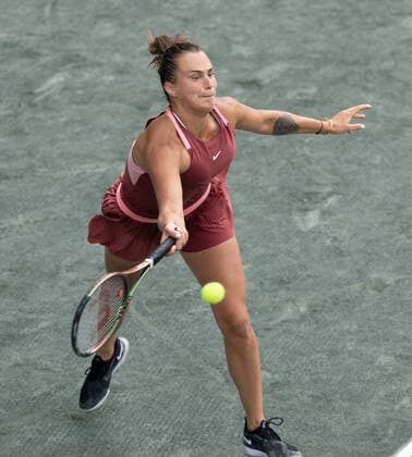 April 6, 2022: Aryna Sabalenka (BLR) defeated Allison Riske (USA) 7-5, 6-3, at the CreditOne Charleston Open being played at Family Circle Tennis Center in Charleston, South Carolina USA Tennisclix CSM Charleston USA - ZUMAc04_ 20220406_zaf_c04_055 Copyright: xLesliexBillmanx