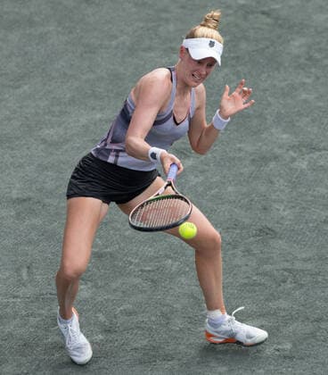 April 6, 2022: Allison Riske (USA) loses to Aryna Sabalenka (BLR), 7-5, 6-3 at the CreditOne Charleston Open being played at Family Circle Tennis Center in Charleston, South Carolina, {USA} Tennisclix CSM Charleston USA - ZUMAc04_ 20220406_zaf_c04_057 Copyright: xLesliexBillmanx