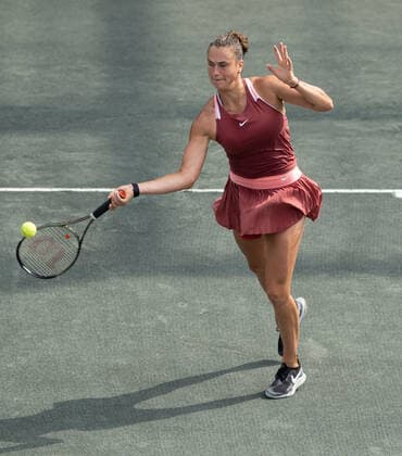 April 6, 2022: Aryna Sabalenka (BLR) defeated Allison Riske (USA) 7-5, 6-3, at the CreditOne Charleston Open being played at Family Circle Tennis Center in Charleston, South Carolina USA Tennisclix CSM Charleston USA - ZUMAc04_ 20220406_zaf_c04_061 Copyright: xLesliexBillmanx