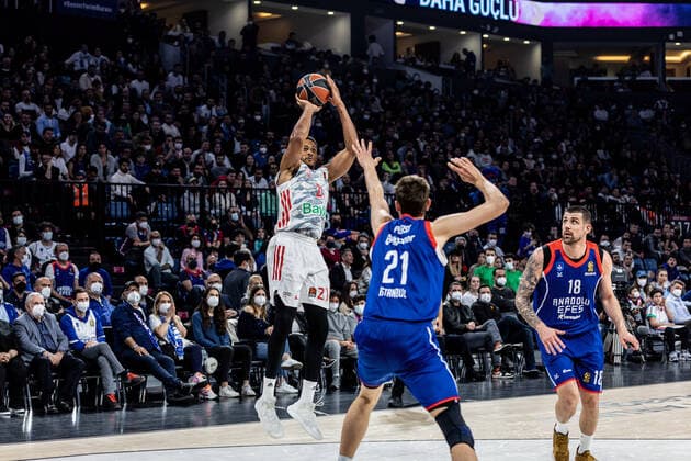 April 6, 2022, Istanbul, Turkey: Augustine Rubit (L) of FC Bayern Munich and Tibor Pleiss (R2) of Anadolu Efes Istanbul seen in action during Round 19 of the 2021 2022 Turkish Airlines Euroleague Regular Season between Anadolu Efes and Bayern Munich at Sinan Erdem Dome. Final score; Anadolu Efes 81:76 Bayern Munich. Istanbul Turkey - ZUMAs197 20220406_zaa_s197_383 Copyright: xNicholasxMullerx