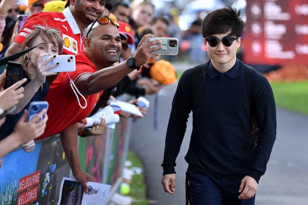 AUSTRALIAN F1 GRAND PRIX, Yuki Tsunoda of AlphaTauri arrives at the Formula 1 Australian Grand Prix 2022 at the Albert Park Grand Prix Circuit in Melbourne, Thursday, April 7, 2022. ( NO ARCHIVING, EDITORIAL USE ONLY, NO USE IN BOOKS WITHOUT CONSENT MELBOURNE VIC AUSTRALIA  Copyright: xJOELxCARRETTx 20220407001644489253