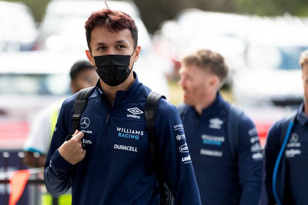 MELBOURNE, AUSTRALIA - APRIL 07: Alexander Albon (23) of Thailand and Williams Racing arrives at the Australian Formula One Grand Prix at Albert Park on April 07, 2022 in Melbourne, Australia. (Photo by Steven Markham Icon Sportswire) AUTO: APR 07 F1 - Australian Grand Prix Icon22040703391