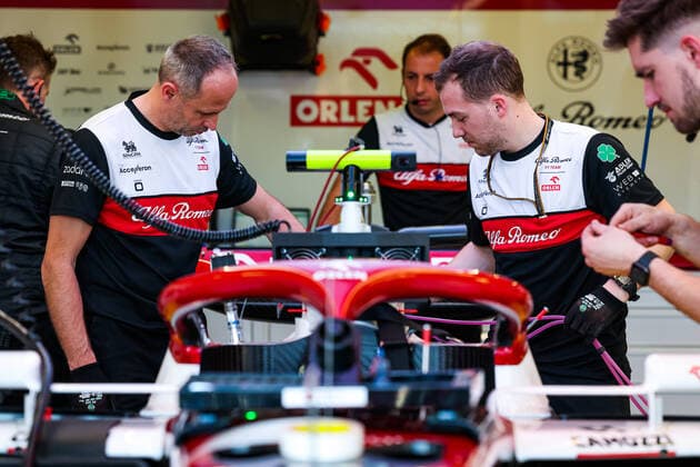 Alfa Romeo F1 Team ORLEN, ambiance mechanics during the Formula 1 Heineken Australian Grand Prix 2022, 3rd round of the 2022 FIA Formula One World Championship, WM, Weltmeisterschaft on the Albert Park Circuit, from April 8 to 10, 2022 in Melbourne, Australia - F1 - AUSTRALIAN GRAND PRIX 2022 DPPI Panoramic  20220407_GOOD4033