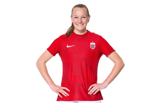 220407 Frida Maanum of the Norwegian womens national football team poses for a portrait on April 4, 2022 in Oslo Photo Vegard Grott BILDBYRAN kod VG VG0262 bbeng fotball fotboll football norge norway a kvinnor portrett porträtt portraits dam,  Copyright: VEGARDxGRoTT BB220407VG272