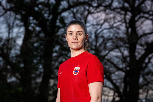 220407 Maren Mjelde of the Norwegian national football team poses for a portrait on March 7, 2022 in London Photo Vegard Grott BILDBYRAN kod VG VG0263 bbeng fotball fotboll football norway norway portrett porträtt portraits portrait dam,  Copyright: VEGARDxGRoTT BB220407VG388
