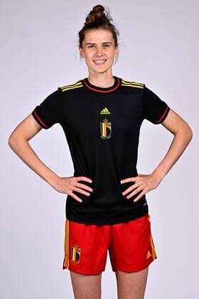TUBIZE, BELGIUM - APRIL 05 : Minnaert Marie midfielder of Belgium pictured during a photoshoot of the National Belgian Football Team Women The Red Flames on April 5, 2022 in Tubize, Belgium, 05 04 2022 ( photoshoot Red Flames PhotoNews Panoramic 