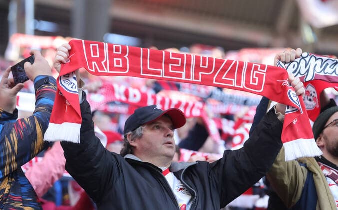 RB Leipzig Bergamo 07 04 2022 Leipzig, 07 04 2022, Red Bull Arena, Football, UEFA Europa League, Quarterfinal , RB Leipzig vs Atalanta Bergamo , In picture Fans of RB Leipzig , UEFA regulations prohibit any use of photographs as image sequences and or quasi video