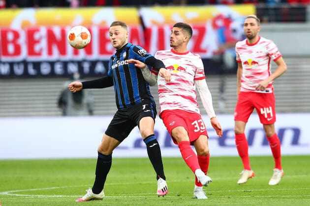 07 04 2022, xtgx, football UEFA European League, RB Leipzig Atalanta Bergamo emspor, v l Teun Koopmeiners Atalanta Bergamo, 7 , Andre Silva Leipzig, 33 DFL DFB REGULATIONS PROHIBIT ANY USE OF PHOTOGRAPHS as IMAGE SEQUENCES and or QUASI VIDEO Leipzig