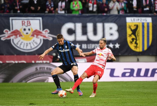 Football, men, 2021 2022 season, Europa League quarterfinals, first leg , RB Leipzig Atalanta Bergamo, v l Mario Pasalic Atalanta Bergamo , Kevin Kampl RB Leipzig , 07 04 2022, Copyright: xSebastianxRäppoldx xMatthiasxKochx