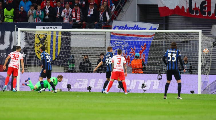 RB Leipzig Bergamo 07 04 2022 Leipzig, 07 04 2022, Red Bull Arena, Football, UEFA Europa League, Quarterfinals , RB Leipzig GER vs Atalanta Bergamo ITA , Goal for Atalanta In picture Luis Muriel 9, Bergamo, not in picture scores to 0 1 , UEFA regulations prohibit any use of photographs as image sequences and or quasi video , Picture Point