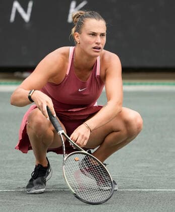 April 7, 2022: Aryna Sabalenka (BLR) loses to Amanda Anisimova (USA), 3-6, 6-4, 6-3 at the CreditOne Charleston Open being played at Family Circle Tennis Center in Charleston, South Carolina, {USA} Tennisclix CSM Charleston USA - ZUMAc04_ 20220407_zaf_c04_007 Copyright: xLesliexBillmanx