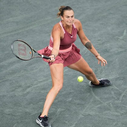 April 7, 2022: Aryna Sabalenka (BLR) loses to Amanda Anisimova (USA), 3-6, 6-4, 6-3 at the CreditOne Charleston Open being played at Family Circle Tennis Center in Charleston, South Carolina, {USA} Tennisclix CSM Charleston USA - ZUMAc04_ 20220407_zaf_c04_003 Copyright: xLesliexBillmanx