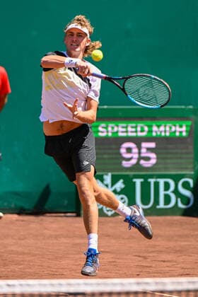 HOUSTON, TX - APRIL 07: Max Purcell (AUS) hits a return during the US Clay Court Championships quarterfinal doubles match at River Oaks Country Club on April 7, 2022 in Houston, TX. (Photo by Ken Murray Icon Sportswire) TENNIS: APR 07 U.S. Men™s Clay Court Championship Icon220407007
