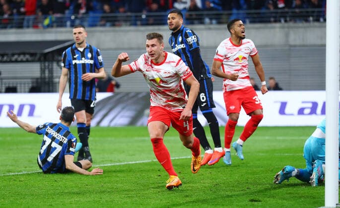 RB Leipzig Bergamo 07 04 2022 Leipzig, 07 04 2022, Red Bull Arena, Football, UEFA Europa League, Quarterfinals , RB Leipzig GER vs Atalanta Bergamo ITA , Goal for Leipzig to equalize 1 1 In picture scorer Willi Orban 4, RB Leipzig , Goal celebration , UEFA regulations prohibit any use of photographs as image sequences and or quasi video , Picture Point