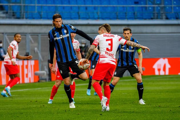 Leipzig, Germany 07 April 2022 Europa League 2021 2022 RB Leipzig vs Bergamo v li in duel Hans Hateboer Atalanta Bergamo and Jose Angelino RB Leipzig Red Bull Stadion Sachsen Copyright: xFotostandx xMatybax