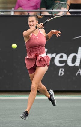 April 7, 2022: Aryna Sabalenka (BLR) loses to Amanda Anisimova (USA), 3-6, 6-4, 6-3 at the CreditOne Charleston Open being played at Family Circle Tennis Center in Charleston, South Carolina, {USA} Tennisclix CSM Charleston USA - ZUMAc04_ 20220407_zaf_c04_013 Copyright: xLesliexBillmanx