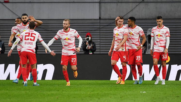 Soccer UEFA Europa League, quarterfinals, first leg season 2021 2022, RB Leipzig vs Atalanta Bergamo 07 04 2022 jubilation among players of RB Leipzig after the 1 1 of Willi Orban center back RB Leipzig, back number 4, 4 3 v r during the match RB Leipzig vs Bergamo 07 04 2022 Leipzig Saxony Germany Red Bull Arena