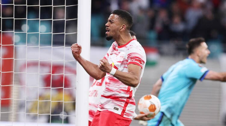 RB Leipzig Bergamo 07 04 2022 Leipzig, 07 04 2022, Red Bull Arena, Football, UEFA Europa League, Quarterfinals , RB Leipzig vs Atalanta Bergamo , In picture Goal for RB Leipzig Willi Orban 4, RB Leipzig scores 1 1 Benjamin Henrichs 39, RB Leipzig cheers , UEFA regulations prohibit any use of photographs as image sequences and or quasi video