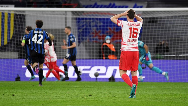 Soccer UEFA Europa League, quarterfinal, first leg season 2021 2022, RB Leipzig vs Atalanta Bergamo 07 04 2022 Lukas Klostermann Right defender RB Leipzig, back number 16, 16 is angry about a missed scoring chance by RBL during the match RB Leipzig vs Bergamo 07 04 2022 Leipzig Saxony Germany Red Bull Arena