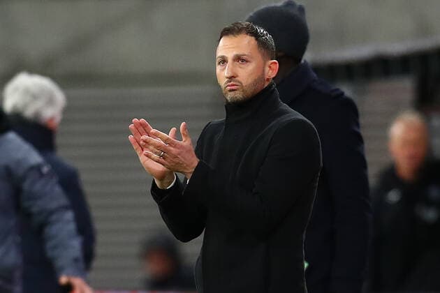 07 04 2022, xtgx, football UEFA European League, RB Leipzig Atalanta Bergamo emspor, v l Domenico Tedesco Leipzig, coach gives instructions, gestures with arms, gesticulate, gives instructions DFL DFB REGULATES PROHIBIT ANY USE OF PHOTOGRAPHS AS IMAGE SEQUENCES AND OR QUASI VIDEO Leipzig