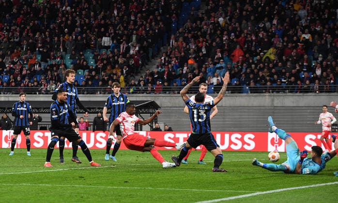 Football, men, 2021 2022 season, Europa League quarterfinals, first leg , RB Leipzig Atalanta Bergamo, chance Nordi Mukiele M , RB Leipzig just before the end, 07 04 2022, Copyright: xSebastianxRäppoldx xMatthiasxKochx