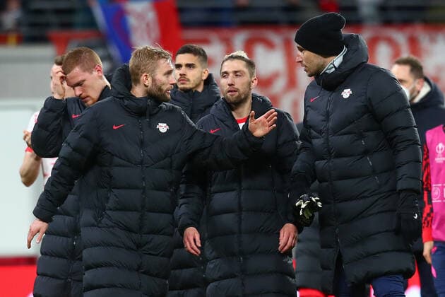 07 04 2022, xtgx, football UEFA European League, RB Leipzig Atalanta Bergamo emspor, v l Konrad Laimer Leipzig, 27 , Kevin Kampl Leipzig, 44 Philipp Tschauner Leipzig, 13 gives instructions, gestures with arms, gesticulate, gives instructions DFL DFB REGULATIONS PROHIBIT ANY USE OF PHOTOGRAPHS as IMAGE SEQUENCES and or QUASI VIDEO Leipzig