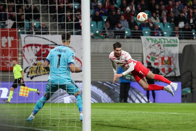Dominik Szoboszlai RB Leipzig,17 against goalkeeper Juan Musso Atalanta Bergamo,1 Europa League season 2021 2022 quarterfinal RB Leipzig vs Atalanta Bergamo at Red Bull Arena in Leipzig action,football,Germany,man,men,07 04 2022