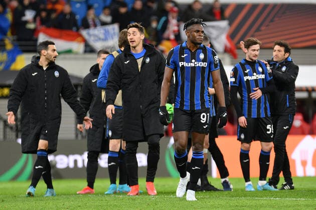 Team of Atalanta Bergamo after the final whistle, Duvan Zapata Atalanta Bergamo center, RB Leipzig vs Atalanta Bergamo, Football, Europa League, 07 04 2022 DFB DFL REGULATIONS PROHIBIT ANY USE OF PHOTOGRAPHS AS IMAGE SEQUENCES AND OR QUASI VIDEO RB Leipzig vs Atalanta Bergamo, Football, Europa League, 07 04 2022 Leipzig Copyright: xBertxHarzer xEibner-Pressefotox