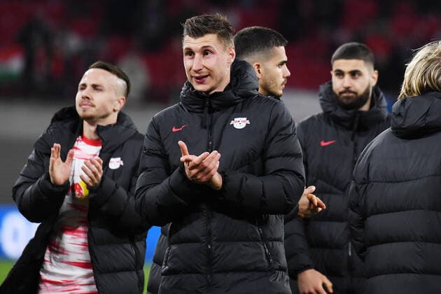 Soccer UEFA Europa League, quarterfinals, first leg season 2021 2022, RB Leipzig vs Atalanta Bergamo 07 04 2022 Angelino left back RB Leipzig, back number 3, 3 ,Willi Orban center back RB Leipzig, back number 4, 4 , Andre Silva center back RB Leipzig, back number 33, 33 , Josko Gvardiol center back RB Leipzig, back number 32, 32 v l n r after the match RB Leipzig vs Bergamo 07 04 2022 Leipzig Saxony Germany Red Bull Arena