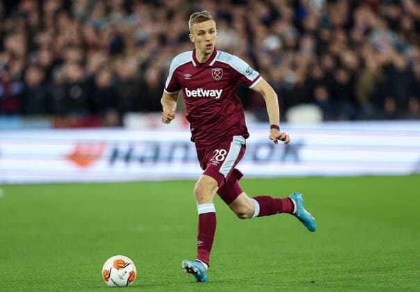 Mandatory Credit: Photo by Simon Dael Shutterstock (12885077aj) Tomas Soucek of West Ham United West Ham United v Olympique Lyonnais, UEFA Europa League, Quarter Final, First Leg, Football, The London Stadium, London, UK - 07 Apr 2022 EDITORIAL USE ONLY No use with unauthorised audio, video, data, fixture lists, club league logos or live services. Online in-match use limited to 120 images, no video emulation. No use in betting, games or single club league player publications. West Ham United v Olympique Lyonnais, UEFA Europa League, Quarter Final, First Leg, Football, The London Stadium, London, UK - 07 Apr 2022 EDITORIAL USE ONLY No use with unauthorised audio, video, data, fixture lists, club league logos or live services. Online in-match use limited to 120 images, no video emulation. No use in betting, games or single club league player publications. Copyright: xSimonxDael Shutterstockx 12885077aj