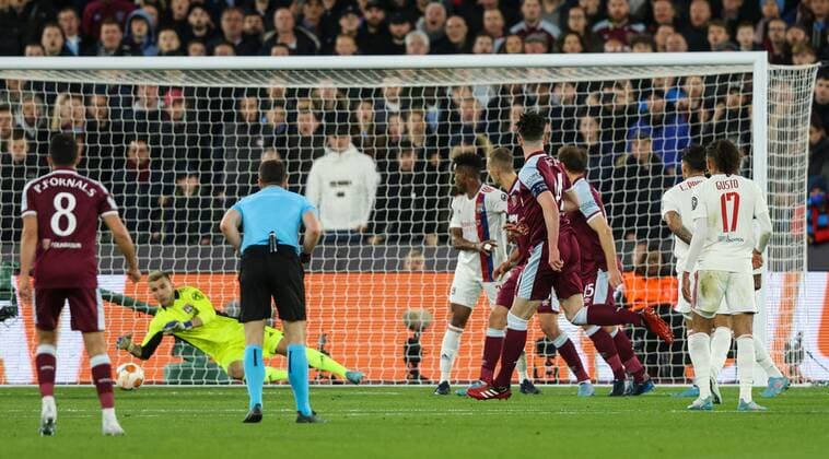 Mandatory Credit: Photo by Andrew Fosker Shutterstock (12885085ao) Declan Rice of West Ham United has a shot at goal West Ham United v Olympique Lyonnais, UEFA Europa League, Quarter Final, First Leg, Football, The London Stadium, London, UK - 07 Apr 2022 EDITORIAL USE ONLY No use with unauthorised audio, video, data, fixture lists, club league logos or live services. Online in-match use limited to 120 images, no video emulation. No use in betting, games or single club league player publications. West Ham United v Olympique Lyonnais, UEFA Europa League, Quarter Final, First Leg, Football, The London Stadium, London, UK - 07 Apr 2022 EDITORIAL USE ONLY No use with unauthorised audio, video, data, fixture lists, club league logos or live services. Online in-match use limited to 120 images, no video emulation. No use in betting, games or single club league player publications. Copyright: xAndrewxFosker Shutterstockx 12885085ao