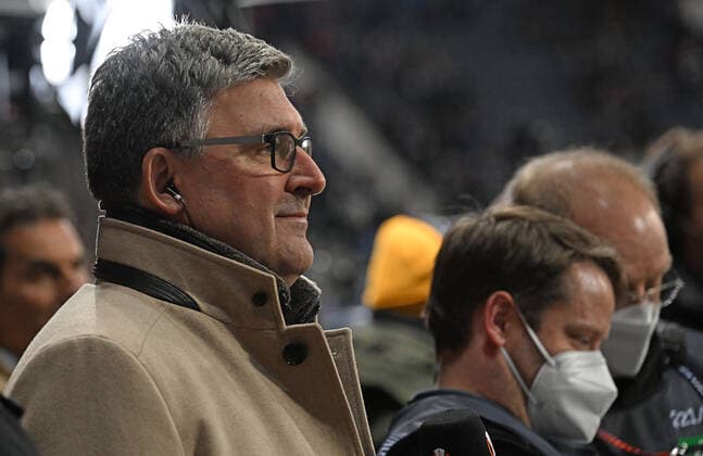 07 04 2022, xjhx, football UEFA Europa League, Eintracht Frankfurt FC Barcelona emspor, v l Axel Hellmann stellv Chairman of the Board of Eintracht Frankfurt Fußball AG DFL DFB REGULATIONS PROHIBIT ANY USE OF PHOTOGRAPHS as IMAGE SEQUENCES and or QUASI VIDEO Frankfurt am Main