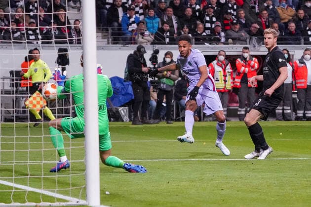 Pierre Emerick Aubameyang FC Barcelona, Barca fails to score against goalkeeper Kevin Trapp Eintracht Frankfurt Frankfurt 07 04 2022 Eintracht Frankfurt vs FC Barcelona, UEFA Europa League, quarterfinals, first leg