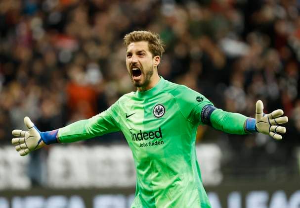 07 04 2022, football, Europa League, quarterfinal, Eintracht Frankfurt FC Barcelona, GER, Frankfurt am Main, Deutsche Bank Park picture from left goalkeeper Kevin Trapp Eintracht Frankfurt cheering after the goal to 1 0, cheering, cheering, cheering, emotions Copyright: HMBxMedia xHeikoxBecker