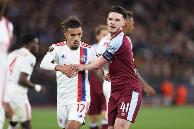 West Ham gegen Lyon 6. April 2022, London EUROPA League Fußball, Viertelfinale, Hinspiel West Ham gegen Olympique Lyonnais Malo Gusto von Lyon und Declan Rice von West Ham Foto Charlotte Wilson Abseits London UK  Copyright: xCharlottexWilsonx xOffsidexOffside