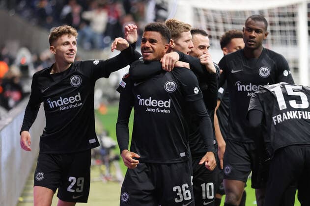 Eintracht Frankfurt FC Barcelona, UEFA Europa League Goal for Frankfurt to 1 0 by Ansgar Knauff Eintracht Frankfurt, 36 Cheering with Jesper Lindström Eintracht Frankfurt, 29 UEFA Europa League quarterfinal first leg between Eintracht Frankfurt and FC Barcelona on 7 April 2022 at Deutsche Bank Park in Frankfurt am Main , Frankfurt am Main Hesse Germany Deutsche Bank Park