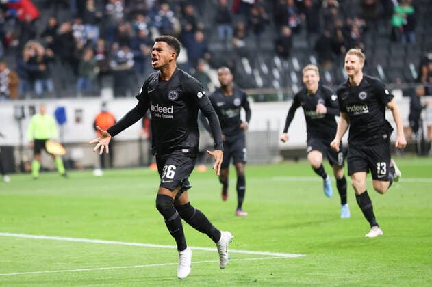Eintracht Frankfurt FC Barcelona, UEFA Europa League goal for Frankfurt to 1 0 by Ansgar Knauff Eintracht Frankfurt, 36 cheering with Martin Hinteregger Eintracht Frankfurt, 13 quarterfinal first leg of the UEFA Europa League between Eintracht Frankfurt and FC Barcelona on 7 April 2022 at Deutsche Bank Park in Frankfurt am Main , Frankfurt am Main Hesse Germany Deutsche Bank Park