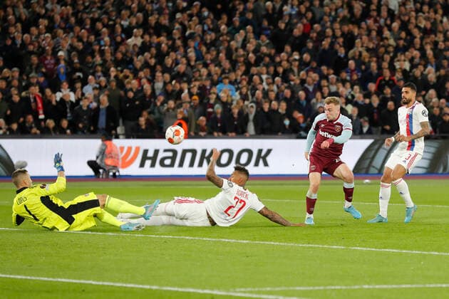 West Ham United v Olympique Lyonnais UEFA Europa League Jarrod Bowen of West Ham United scores his sides 1st goal during the UEFA Europa League Quarter-Final First Leg match at the London Stadium, Stratford Content Not Available For UK Newspapers Copyright: xPaulxChestertonx FIL-16768-0011 UK Newspapers OUT