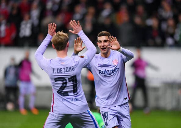 FOOTBALL EUROPE LEAGUE SEASON 2021 2022 quarterfinal first leg Eintracht Frankfurt FC Barcelona 07 04 2022 JOY Barca goal scorer to equalize 1 1 Ferran Torres r and Frenkie de Jong li