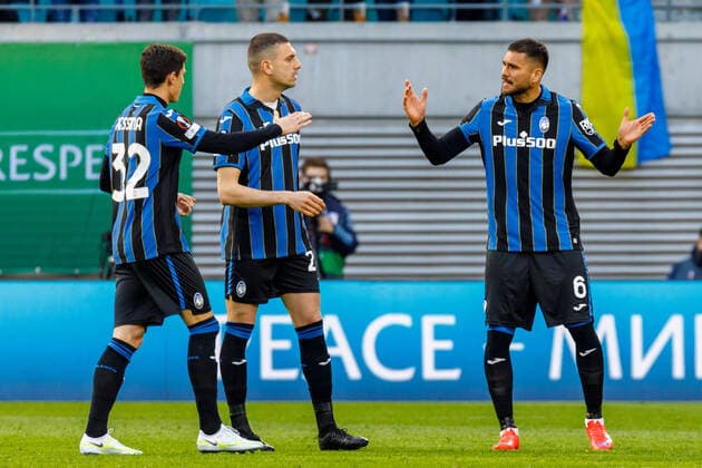 Leipzig, Germany 07 April 2022 Europa League 2021 2022 RB Leipzig vs Bergamo v l Matteo Pessina Atalanta Bergamo , Rafael Toloi Atalanta Bergamo and Jose Palomino Atalanta Bergamo Red Bull Stadion Saxony Copyright: xFotostandx xMatybax