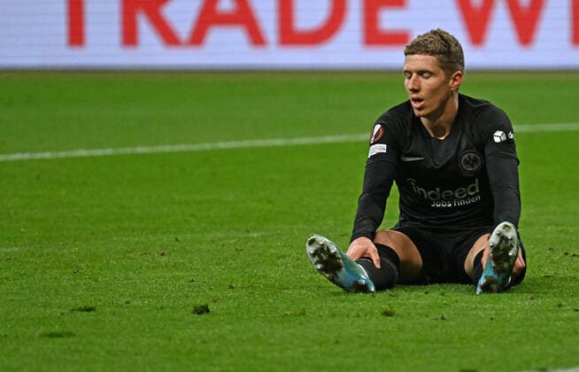 07 04 2022, xjhx, football UEFA Europa League, Eintracht Frankfurt FC Barcelona emspor, v l Kristijan Jakic Eintracht Frankfurt DFL DFB REGULATIONS PROHIBIT ANY USE OF PHOTOGRAPHS as IMAGE SEQUENCES and or QUASI VIDEO Frankfurt am Main