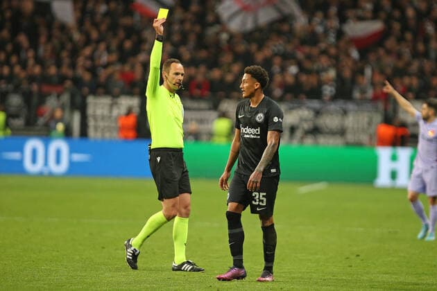 Yellow card for Tuta Eintracht Frankfurt , Nr 35 , Eintracht Frankfurt FC Barcelona, soccer, UEFA Euro League, season 2021 2022, quarterfinal first leg, home match, 07 04 2021, quarterfinal, soccer European Cup competition for club teams, European Cup competition, European Cup 2022